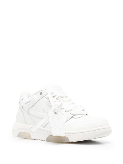 Sneakers out of office total white